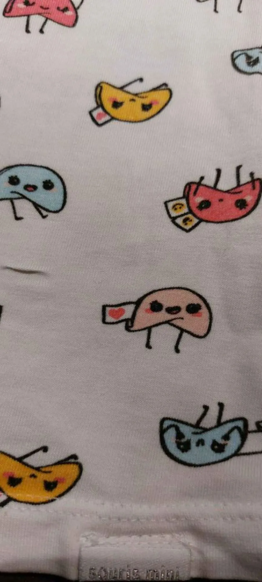 2 camisoles (sous-vêtements)