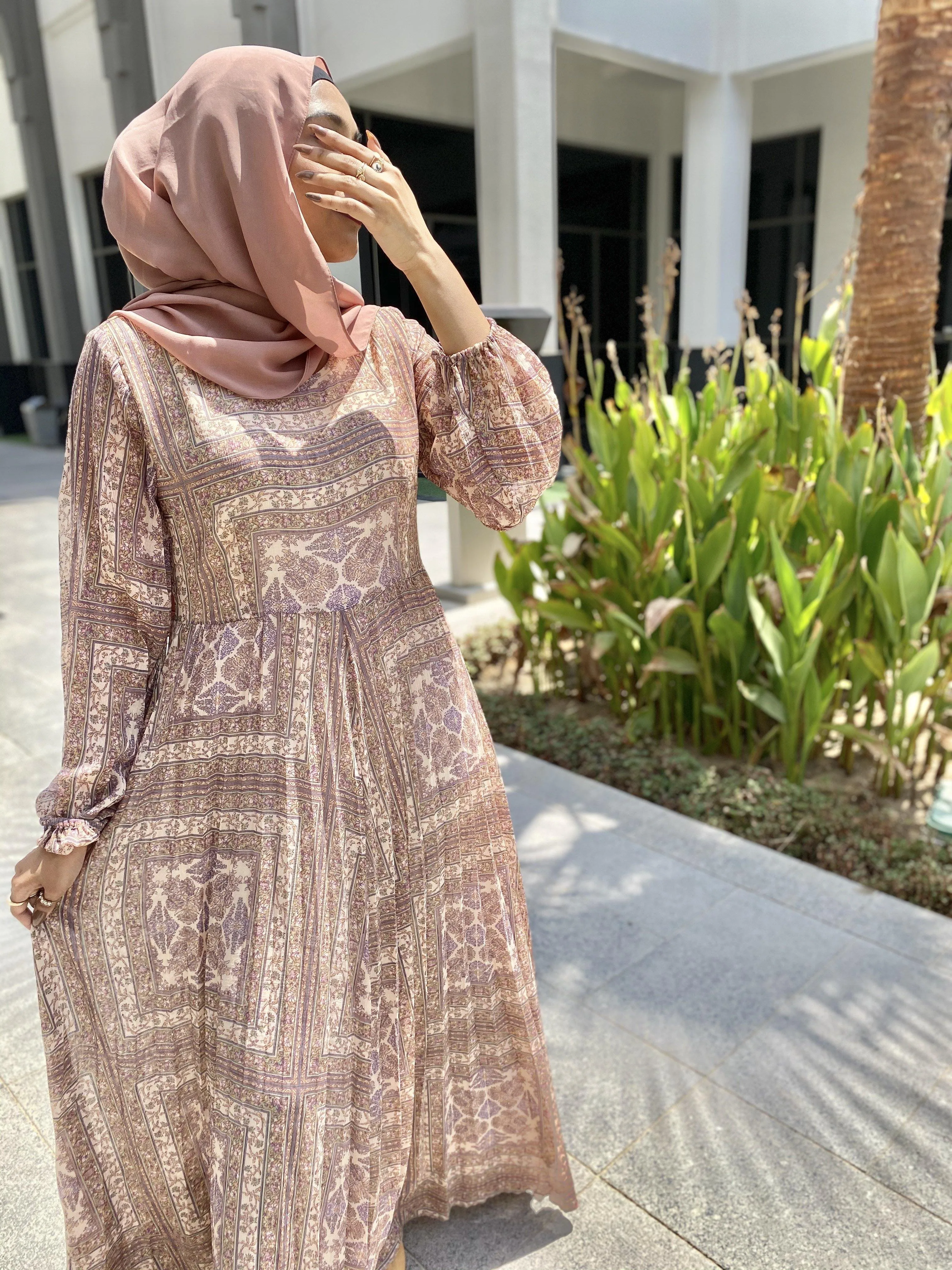 Beige Abstract Print Pleated Maxi Dress (GBF7003)