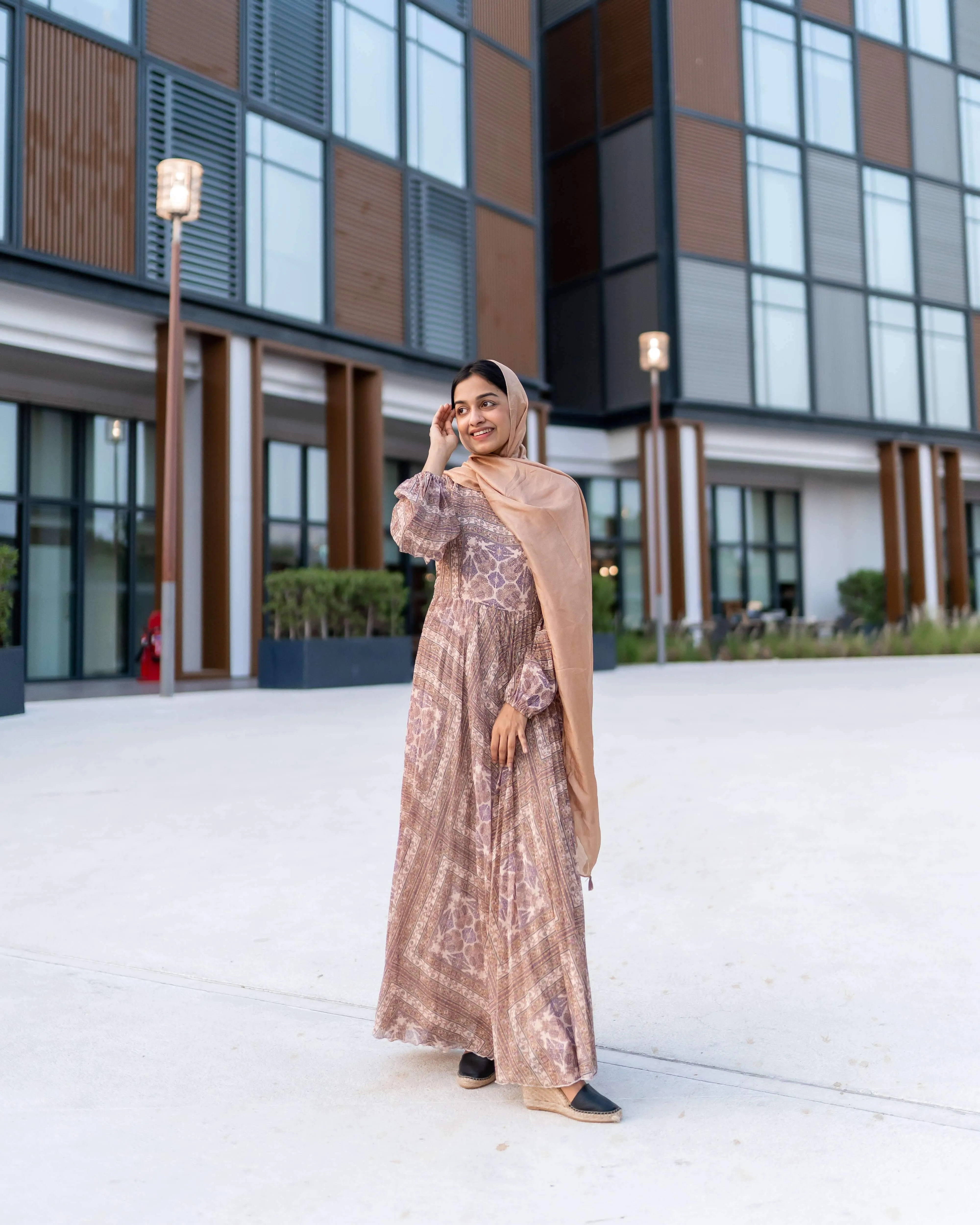 Beige Abstract Print Pleated Maxi Dress (GBF7003)