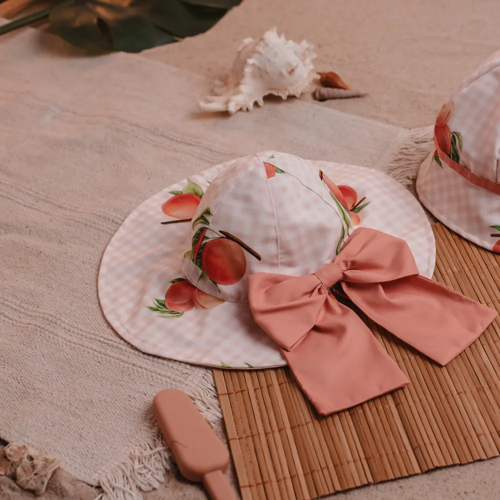 New In Meia Pata Girls Bow Peaches Sun Hat SS25