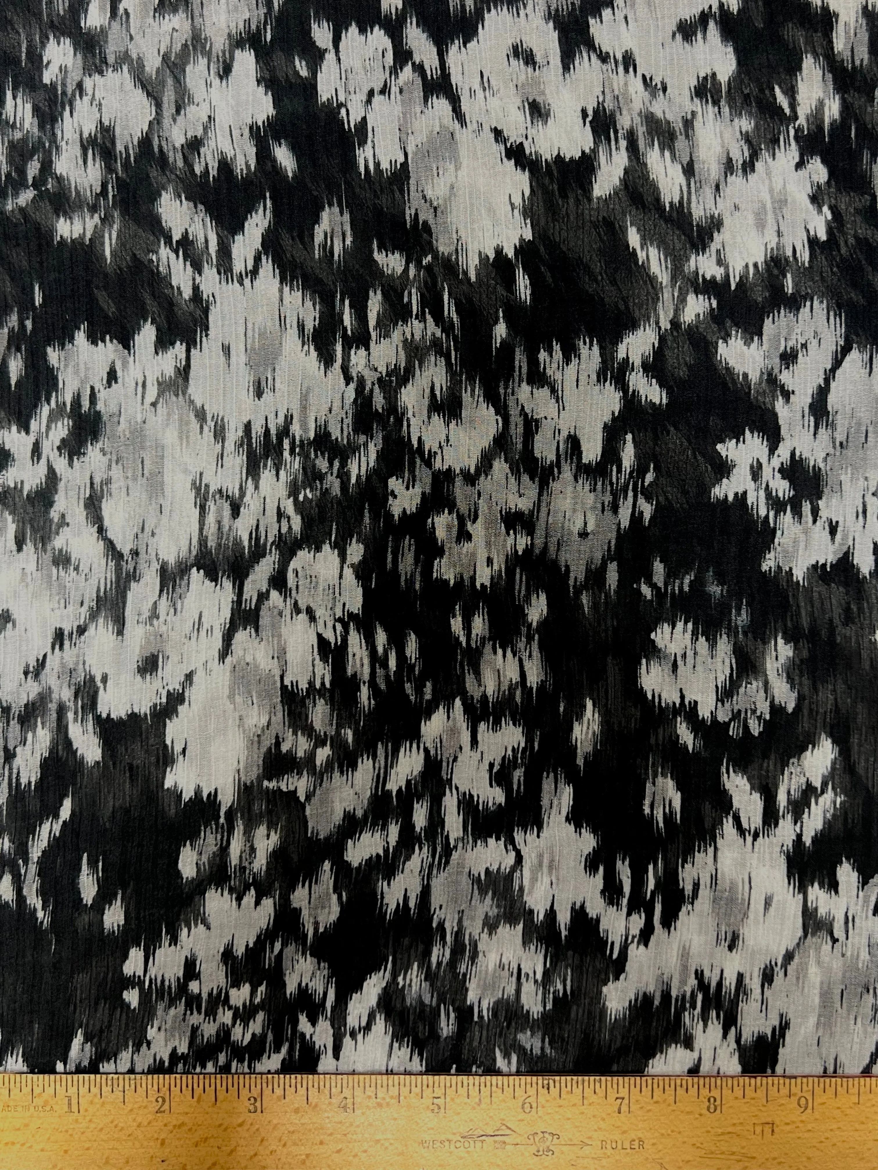 S-7642W DISTORTED FLORAL PRINT SILK VISCOSE CREPON. ITALY