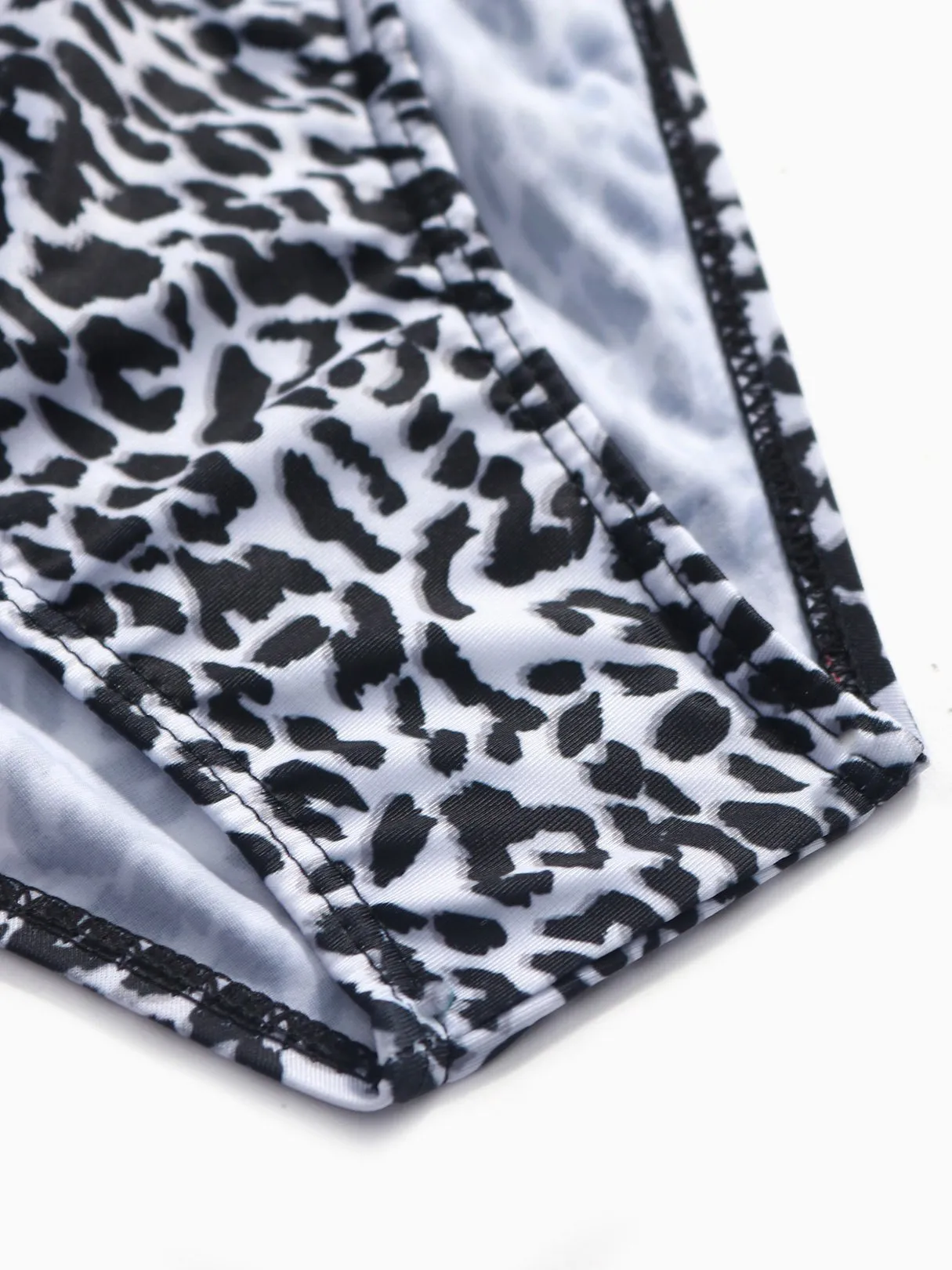 Wholesale Halter Sleeveless Leopard Wireless Two Piece Bikinis